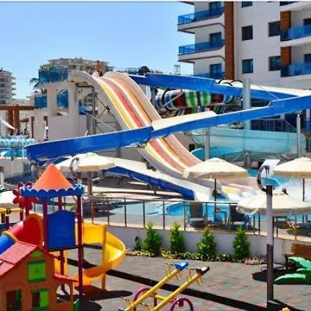 Azura Park Mahmular אלאניה