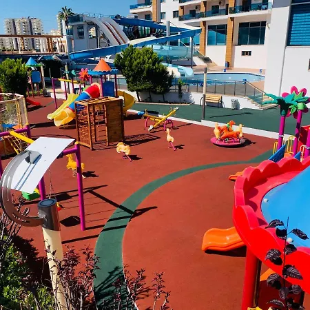 Azura Park Mahmular אלאניה